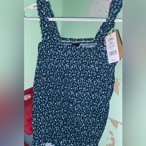 Crop top /shirt brand new never worn